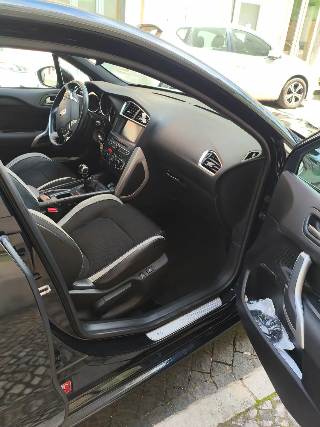 Citroën DS4 2015 - 9500 EUR, 187000 km - AUTO.MOTO.pt - 187000km - foto 8 de 11