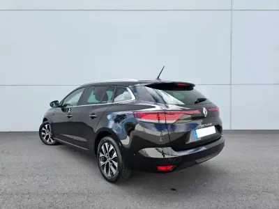 Renault Mégane 2021 - 15400 EUR, 63000 km - AUTO.MOTO.pt - 63000km - foto 6 de 29