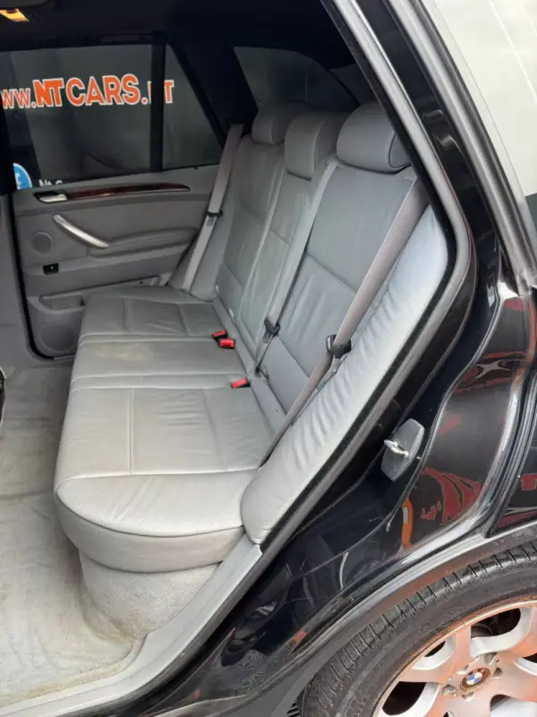BMW X5 2003 - 12900 EUR, 162021 km - AUTO.MOTO.pt - 162021km - foto 15 de 17