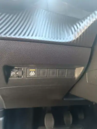 Peugeot 2008 2021 - 18990 EUR, 186919 km - AUTO.MOTO.pt - 186919km - foto 23 de 37