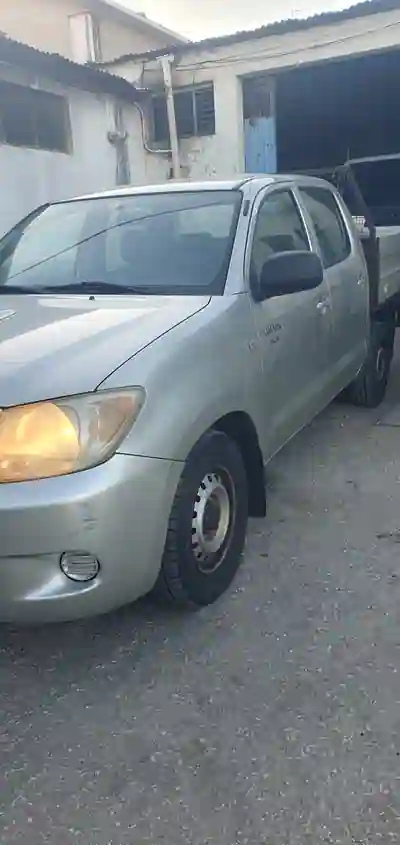 Toyota Hilux 4x4 2008 - 11350 EUR, 357592 km - AUTO.MOTO.pt - 357592km - foto 2 de 12