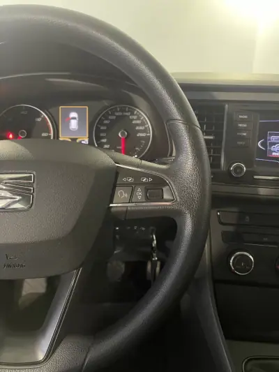 SEAT Leon 2013 - 8500 EUR, 258000 km - AUTO.MOTO.pt - 258000km - foto 23 de 27
