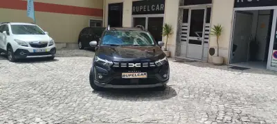 Dacia Sandero 2023 - 16500 EUR, 25560 km - AUTO.MOTO.pt - 25560km - foto 8 de 20
