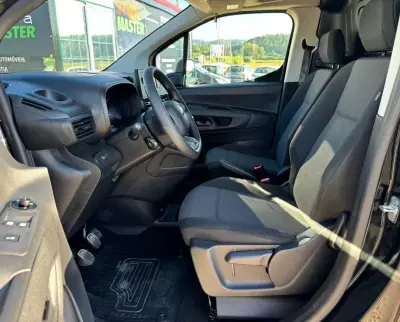 Toyota Proace 2023 - 15750 EUR, 51075 km - AUTO.MOTO.pt - 51075km - foto 14 de 17