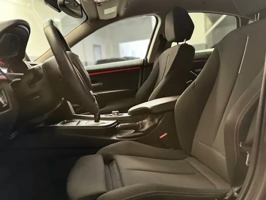 BMW 418 Gran Coupé 2016 - 20750 EUR, 175100 km - AUTO.MOTO.pt - 175100km - foto 10 de 13