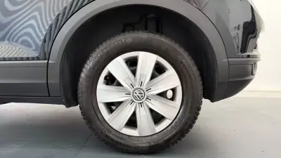 Volkswagen T-Roc 2019 - 14490 EUR, 175696 km - AUTO.MOTO.pt - 175696km - foto 20 de 25