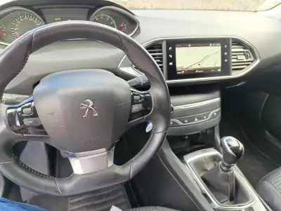 Peugeot 308 SW 2020 - 14500 EUR, 128000 km - AUTO.MOTO.pt - 128000km - foto 18 de 22
