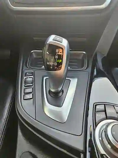 BMW 320 2012 - 15750 EUR, 256800 km - AUTO.MOTO.pt - 256800km - foto 12 de 12