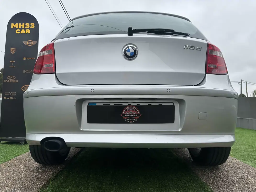 BMW 118 2009 - 8900 EUR, 184000 km - AUTO.MOTO.pt - 184000km - foto 17 de 55
