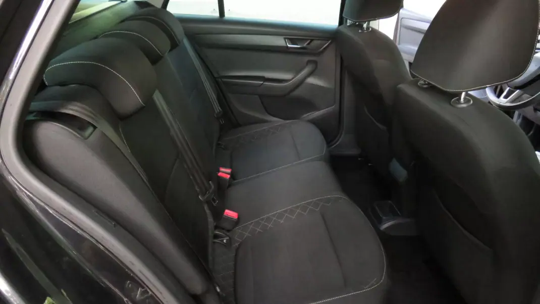 Skoda Fabia Break 2015 - 11800 EUR, 116000 km - 116000km - foto 25 de 29