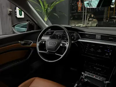 Audi Q8 e-Tron Sportback 2024 - 59990 EUR, 24200 km - AUTO.MOTO.pt - 24200km - foto 20 de 34