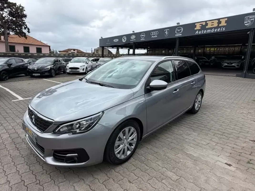 Peugeot 308 SW 2020 - 14900 EUR, 58700 km - AUTO.MOTO.pt - 58700km - foto 1 de 12