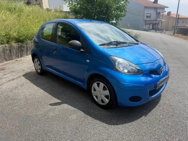 Toyota Aygo 2010 - 5490 EUR, 149000 km - AUTO.MOTO.pt - 149000km - foto 3 de 25
