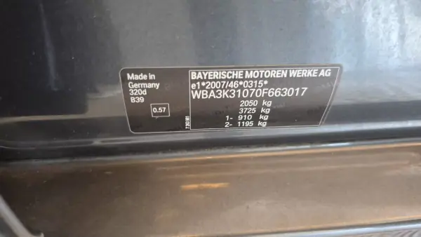 BMW 320 2013 - 12500 EUR, 218911 km - AUTO.MOTO.pt - 218911km - foto 48 de 56