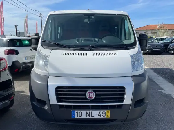 Fiat 2012 - 12750 EUR, 213184 km - AUTO.MOTO.pt - 213184km - foto 3 de 23