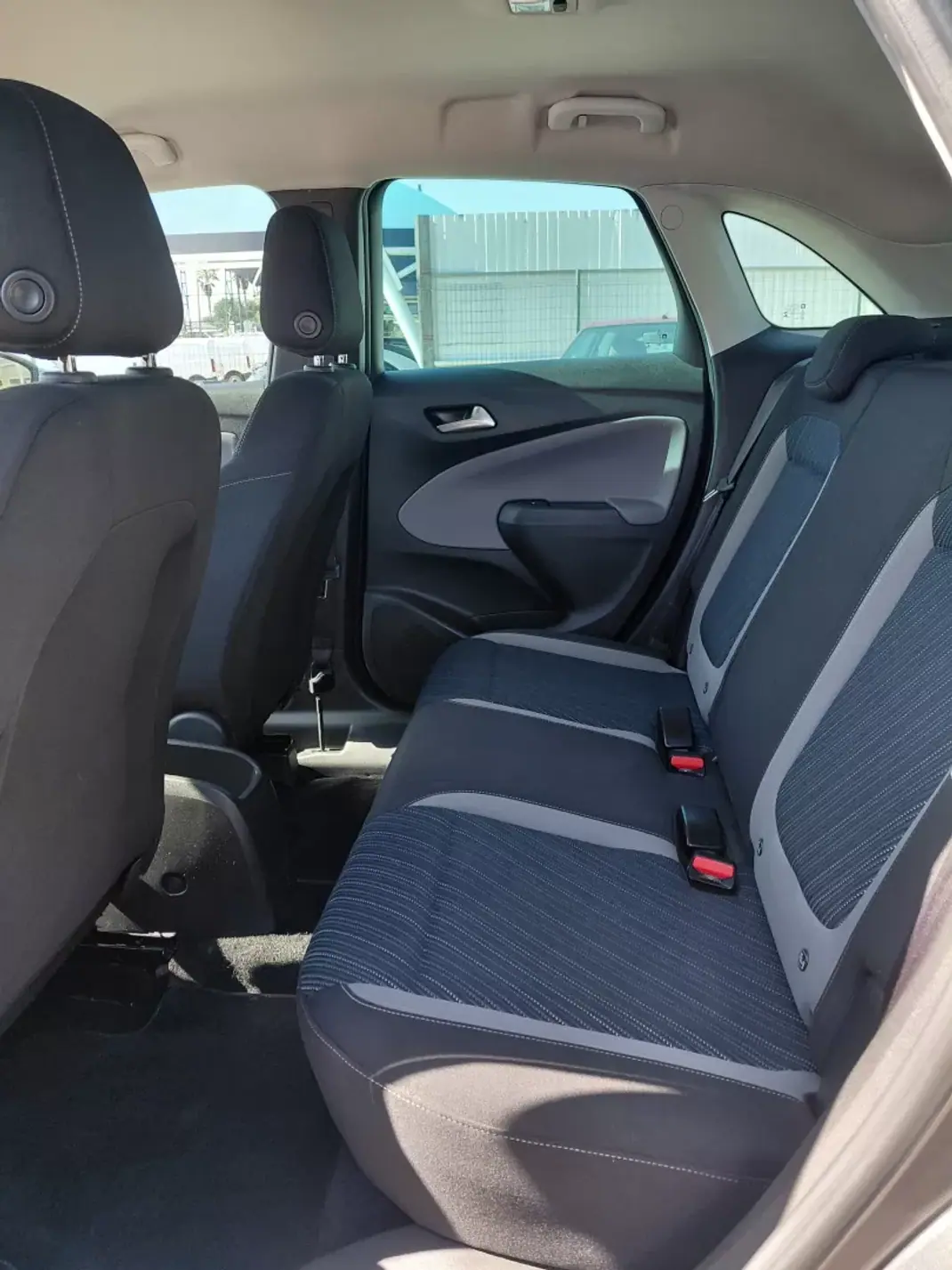 Opel Crossland X 2019 - 13900 EUR, 149750 km - AUTO.MOTO.pt - 149750km - foto 7 de 11