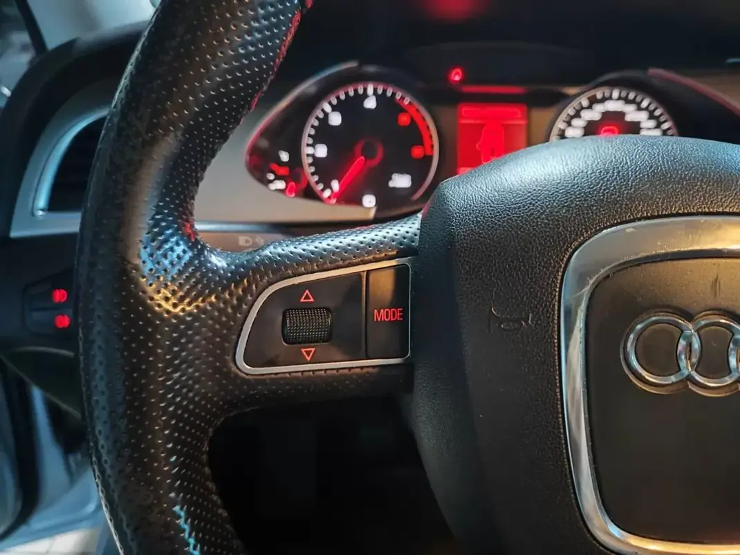 Audi A4 Avant 2009 - 12950 EUR, 231500 km - AUTO.MOTO.pt - 231500km - foto 26 de 36