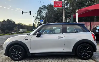 MINI Cooper 2015 - 16500 EUR, 150000 km - AUTO.MOTO.pt - 150000km - foto 3 de 25