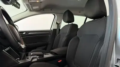 Renault Mégane Sport Tourer 2020 - 13990 EUR, 137993 km - AUTO.MOTO.pt - 137993km - foto 28 de 32