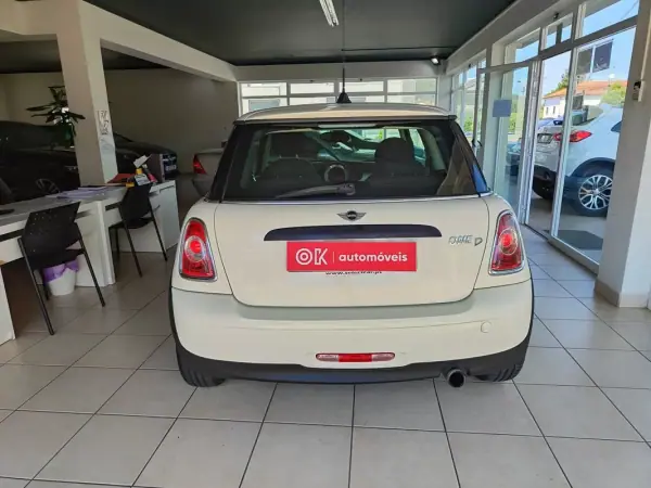 MINI One 2011 - 8250 EUR, 180000 km - AUTO.MOTO.pt - 180000km - foto 9 de 34