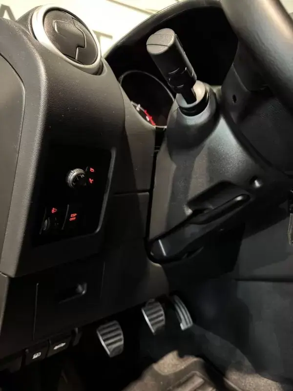 Nissan Qashqai 2009 - 8990 EUR, 201855 km - AUTO.MOTO.pt - 201855km - foto 18 de 31