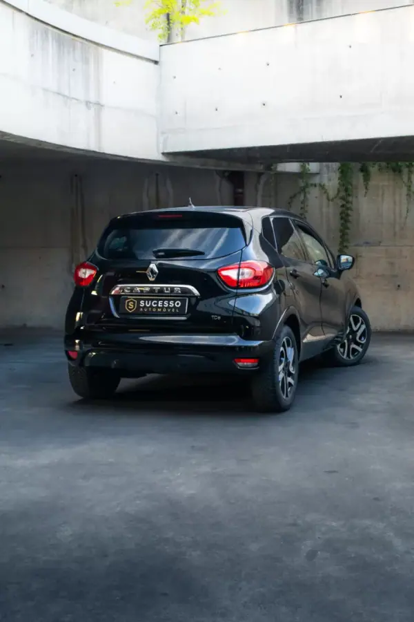 Renault Captur 1.0 TCe Exclusive 2014 Petrol — 120 326 km · Braga Renault Captur 1.0 TCe Exclusive 2014 Petrol