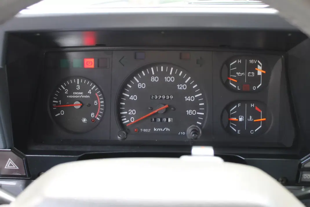 Toyota Land Cruiser 1994 - 31900 EUR, 237000 km - AUTO.MOTO.pt - 237000km - foto 33 de 40