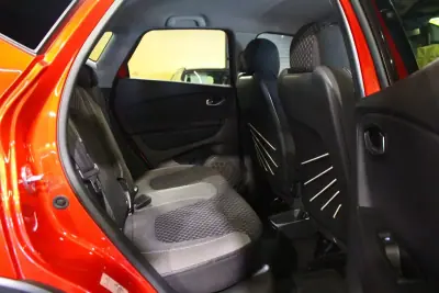 Renault Captur 2019 - 14900 EUR, 80047 km - AUTO.MOTO.pt - 80047km - foto 23 de 31