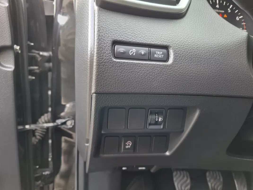 Nissan Qashqai 2018 - 15500 EUR, 57950 km - AUTO.MOTO.pt - 57950km - foto 18 de 25