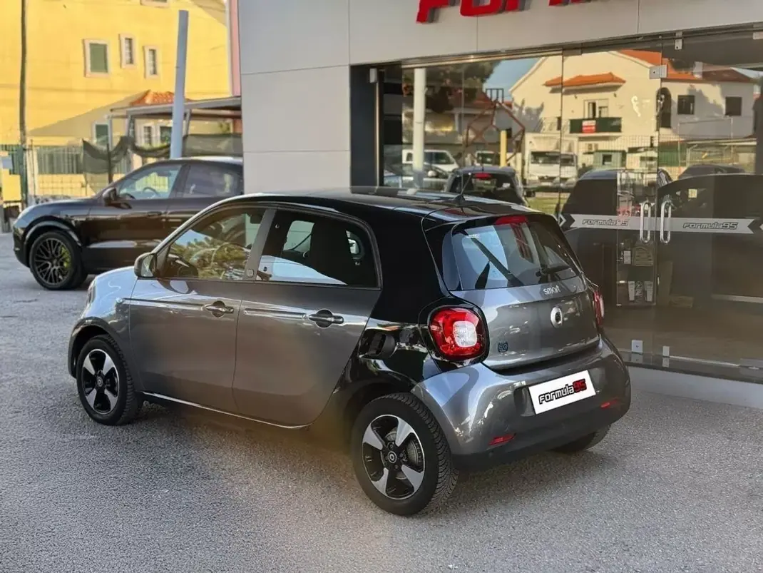 Smart ForFour 2020 - 12990 EUR, 37813 km - AUTO.MOTO.pt - 37813km - foto 5 de 17
