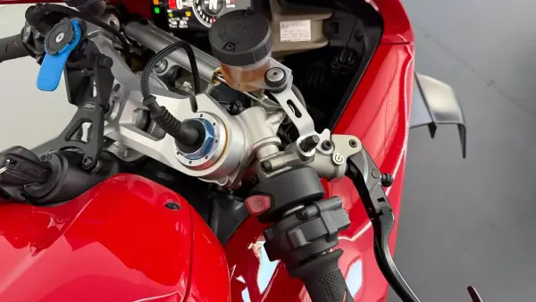 Ducati 1098 2020 - 23990 EUR, 33324 km - AUTO.MOTO.pt - 33324km - foto 16 de 17