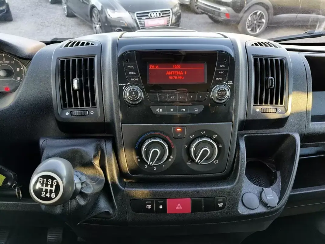 Citroën 2022 - 27490 EUR, 134113 km - AUTO.MOTO.pt - 134113km - foto 14 de 26