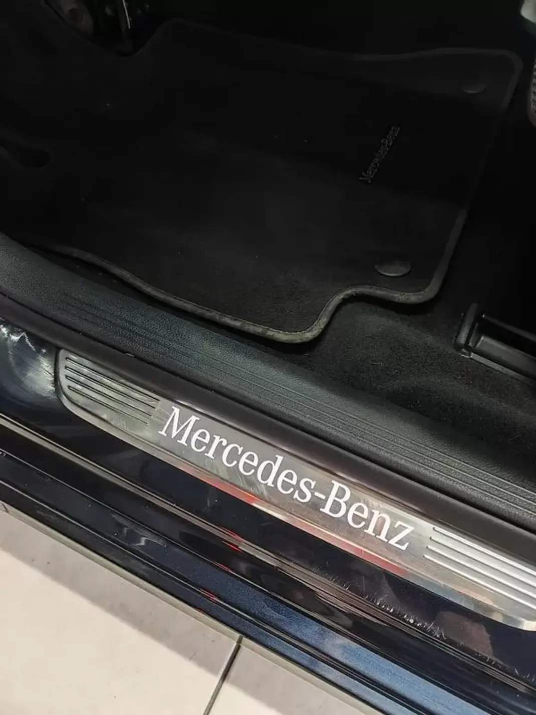 Mercedes-Benz E 300 2022 - 34350 EUR, 110000 km - AUTO.MOTO.pt - 110000km - foto 26 de 37