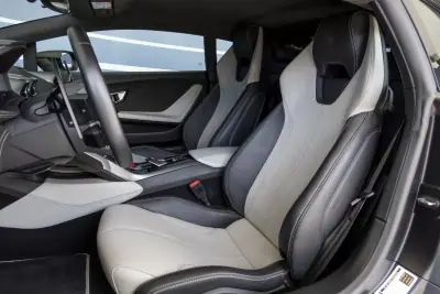 Lamborghini Huracán 2015 - 250500 EUR, 36831 km - AUTO.MOTO.pt - 36831km - foto 10 de 17