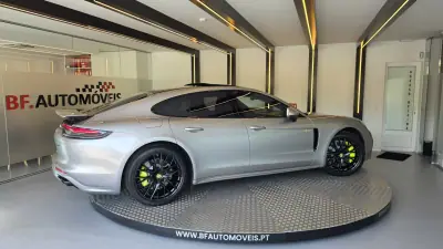 Porsche Panamera 2023 - 97500 EUR, 25369 km - AUTO.MOTO.pt - 25369km - foto 18 de 53