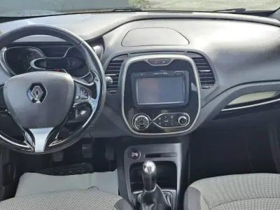 Renault Captur 2016 - 11450 EUR, 165268 km - AUTO.MOTO.pt - 165268km - foto 11 de 41