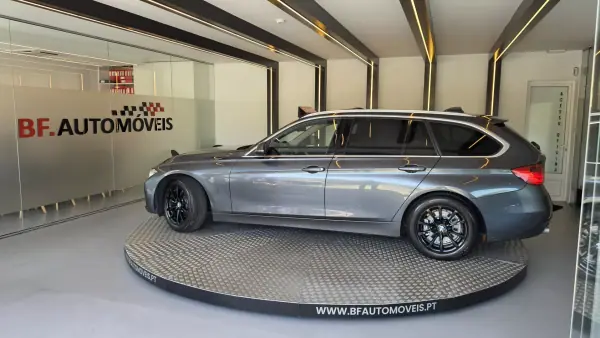 BMW 320 2013 - 12500 EUR, 218911 km - AUTO.MOTO.pt - 218911km - foto 15 de 56