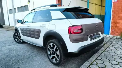 Citroën C4 Cactus 2014 - 11800 EUR, 141000 km - AUTO.MOTO.pt - 141000km - foto 4 de 18