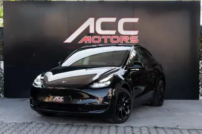 Tesla Model Y 2023 - 36990 EUR, 86000 km - AUTO.MOTO.pt - 86000km - foto 3 de 33