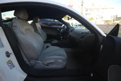 Audi TT Coupé 2014 - 16990 EUR, 211300 km - AUTO.MOTO.pt - 211300km - foto 19 de 22