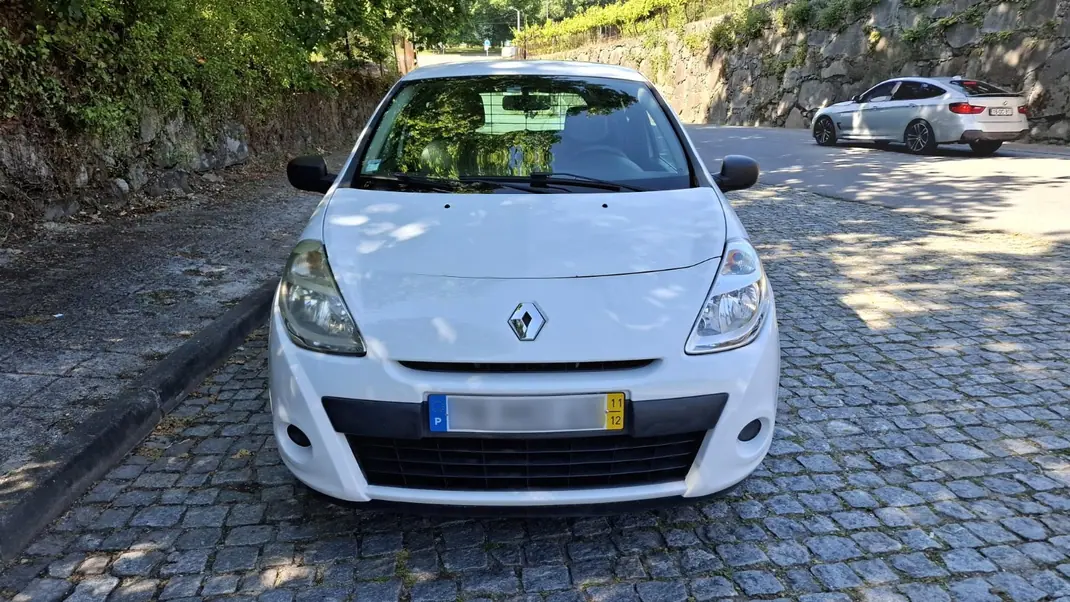 Renault CLIO 1.5DCI AC 2011 - 4500 EUR, 223193 km - AUTO.MOTO.pt - 223193km - foto 6 de 12
