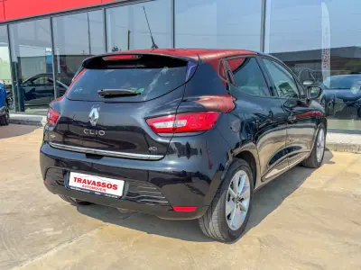 Renault Clio 2016 - 10900 EUR, 119999 km - AUTO.MOTO.pt - 119999km - foto 4 de 14