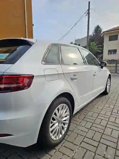 Audi A3 Sportback 2017 - 13990 EUR, 215500 km - AUTO.MOTO.pt - 215500km - foto 5 de 16
