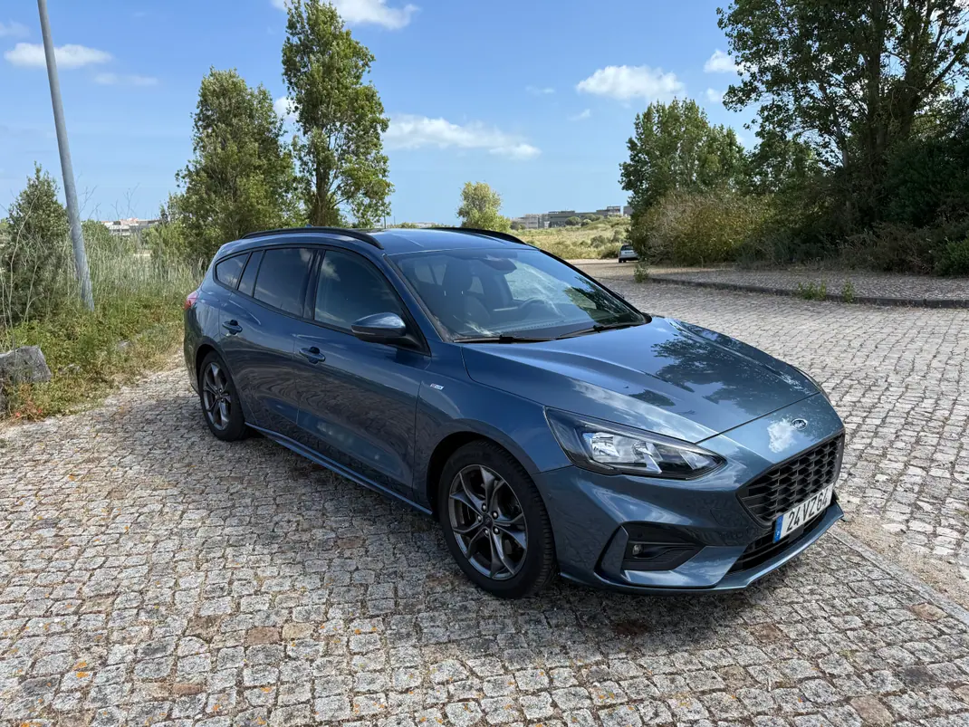 Ford Focus SW 2019 - 15500 EUR, 56000 km - AUTO.MOTO.pt - 56000km - foto 2 de 11