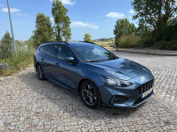 Ford Focus SW 2019 - 13500 EUR, 56000 km - AUTO.MOTO.pt - 56000km - foto 2 de 11