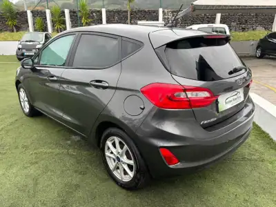 Ford Fiesta 2018 - 13490 EUR, 140000 km - AUTO.MOTO.pt - 140000km - foto 5 de 10