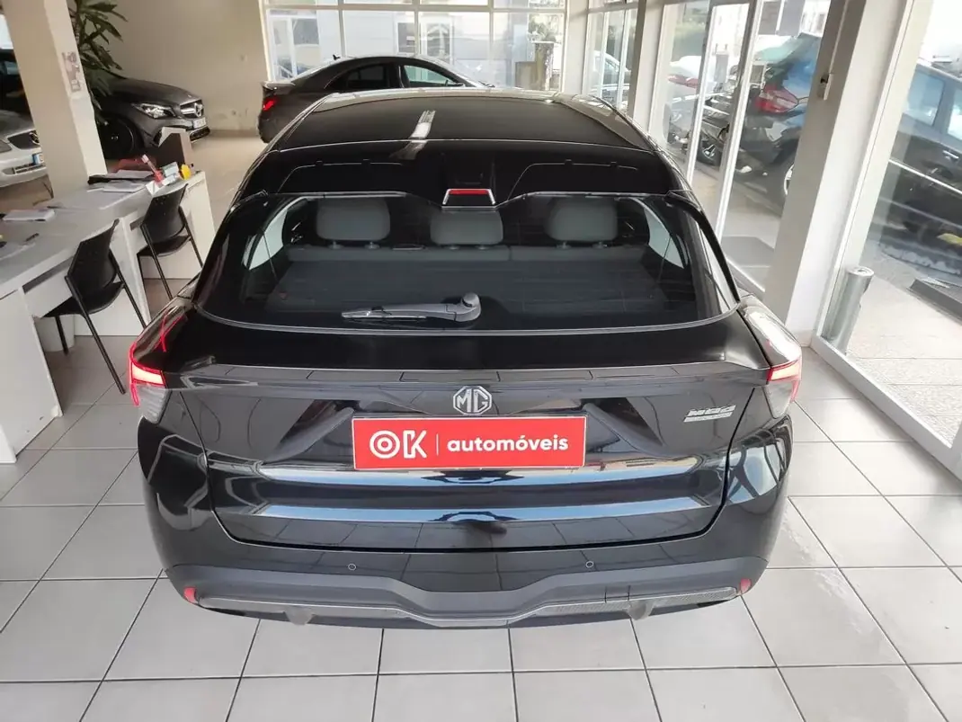 MG MG4 2024 - 24250 EUR, 18750 km - AUTO.MOTO.pt - 18750km - foto 10 de 34