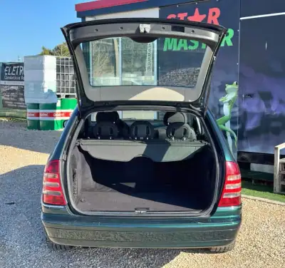 Mercedes-Benz C 270 2004 - 6940 EUR, 281857 km - AUTO.MOTO.pt - 281857km - foto 16 de 18