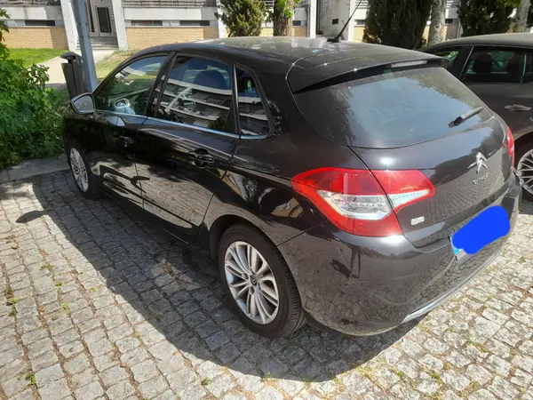 Citroën C4 2013 - 6000 EUR, 251000 km - AUTO.MOTO.pt - 251000km - foto 5 de 13