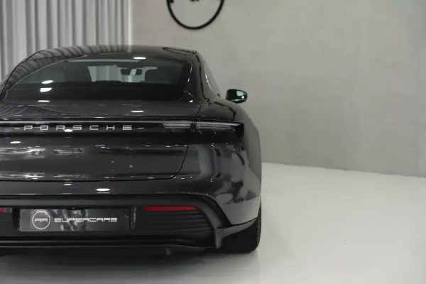 Porsche Taycan 2020 - 59950 EUR, 87282 km - AUTO.MOTO.pt - 87282km - foto 16 de 46